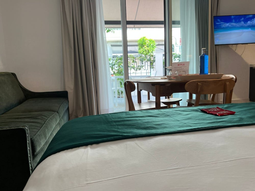 Фото Apartamentos Turísticos La Plaza