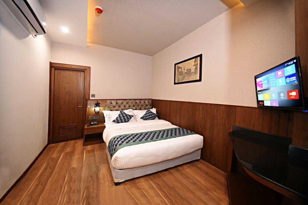 Фото Everest Boutique Hotel