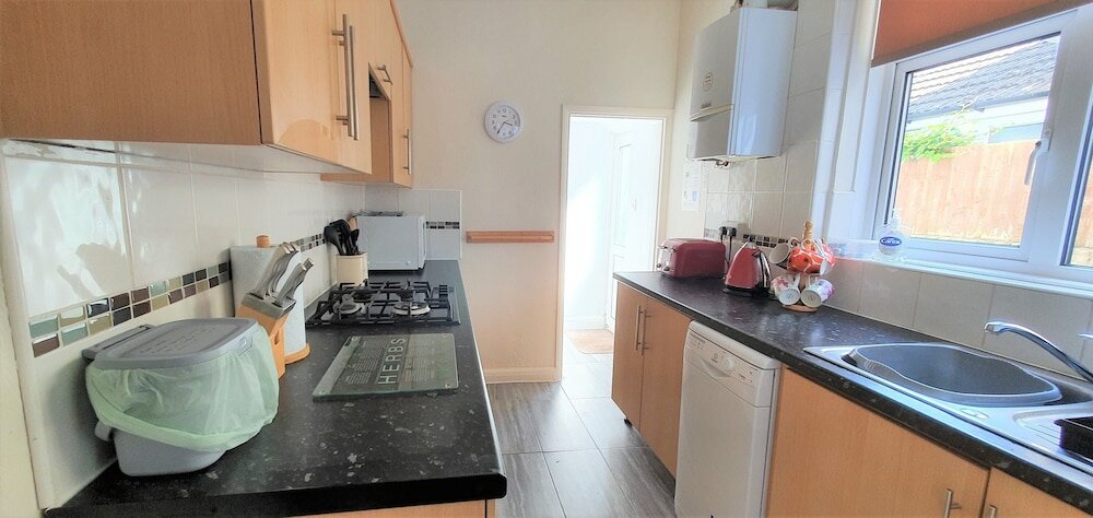 Фото 3-bed House With Superfast Wi-fi, Dw Lettings 15vr