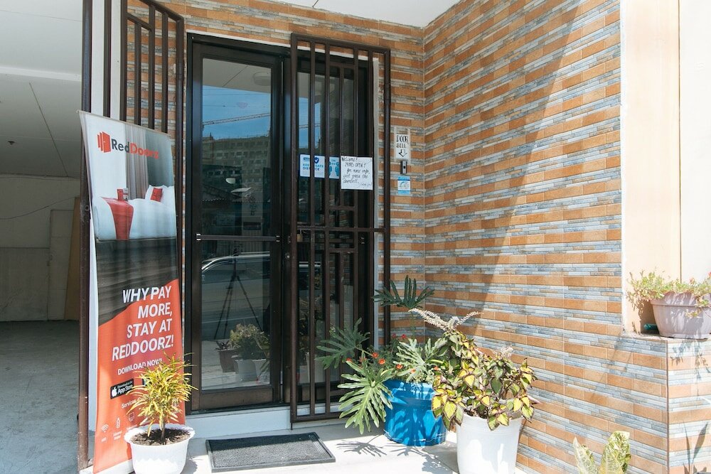 Фото RedDoorz near SM Bicutan