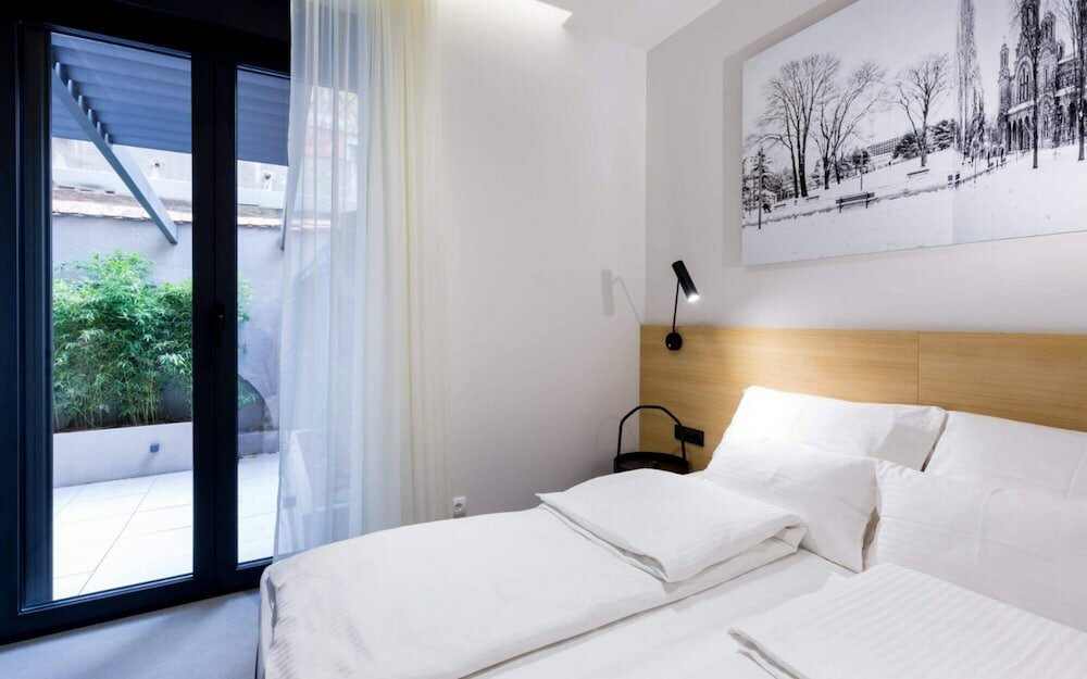 Фото Teanna Lux Apartments