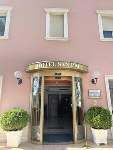 Гостиница Hotel San Pio в Сан-Джованни-Ротондо