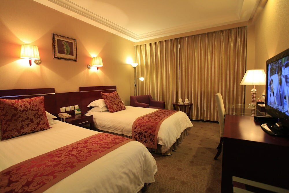 Фото отеля 2