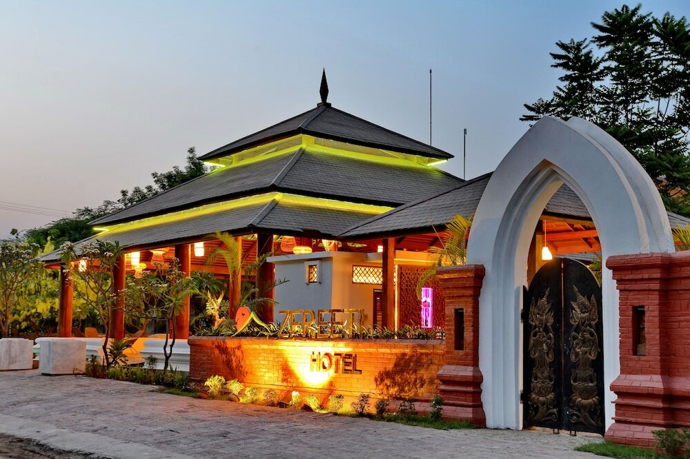 Фото отеля 1