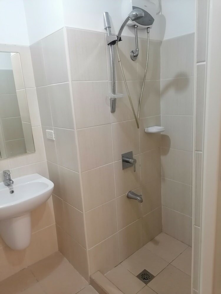 Фото Roxas Blvd Ermita Studio Us Embassy Mla