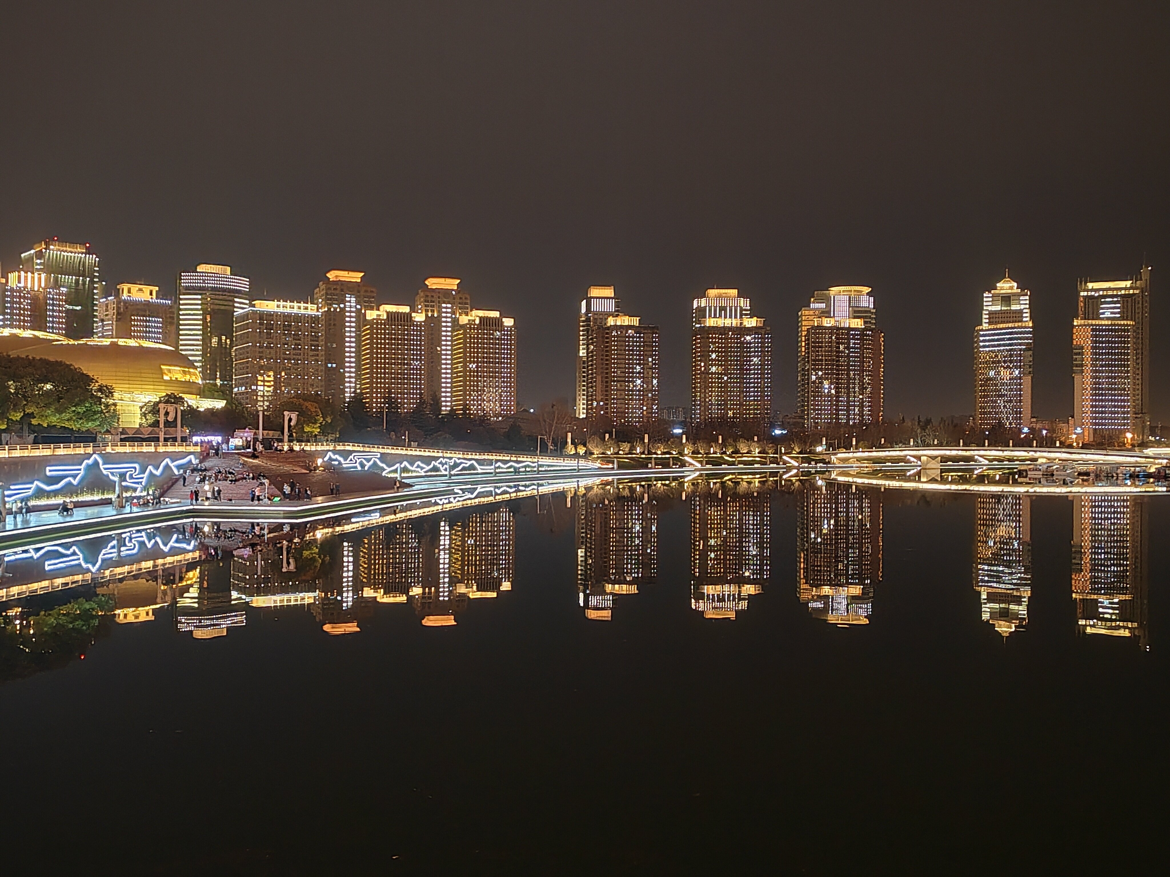 Фото Novotel Zhengzhou Convention Centre Hotel