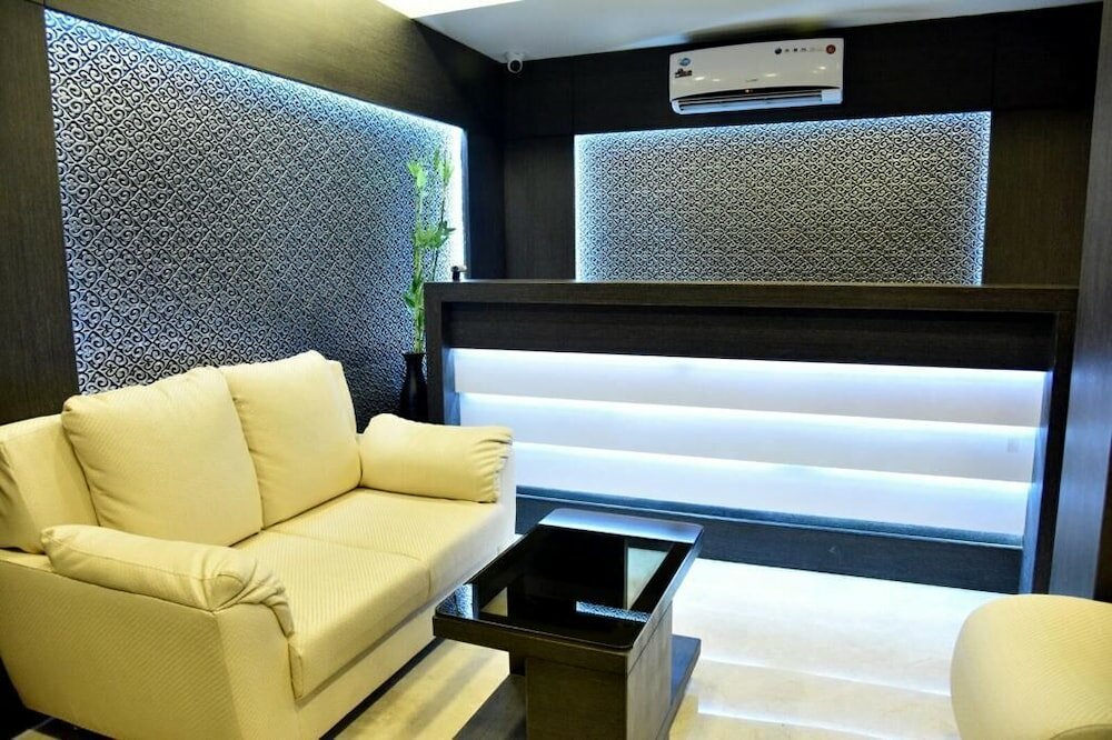 Фото Pine Tree Boutique Hotel - Greams Road