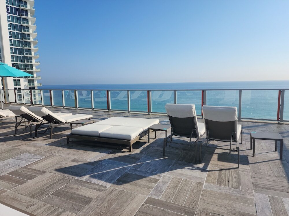 Фото Beachfront Condos at HR by Cielo Stays