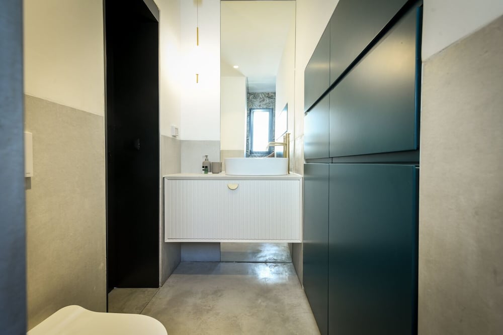 Фото Vibrant and Modern Apartment in Tel Aviv