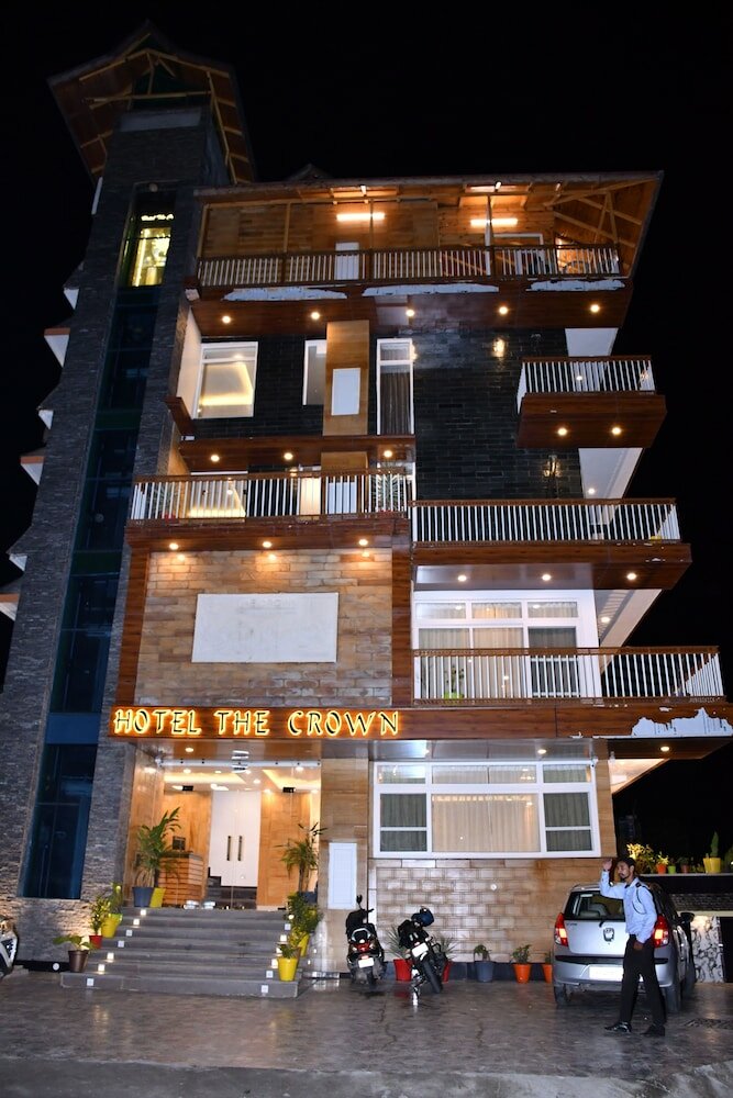 Фото Hotel The Crown