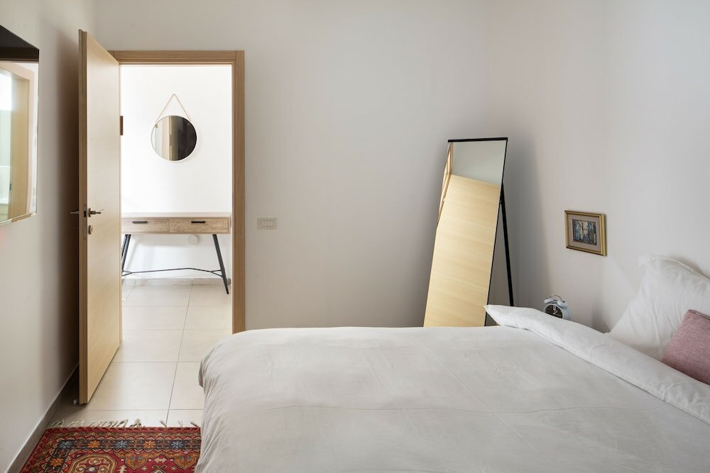 Фото Cozy 2bdr with Parking