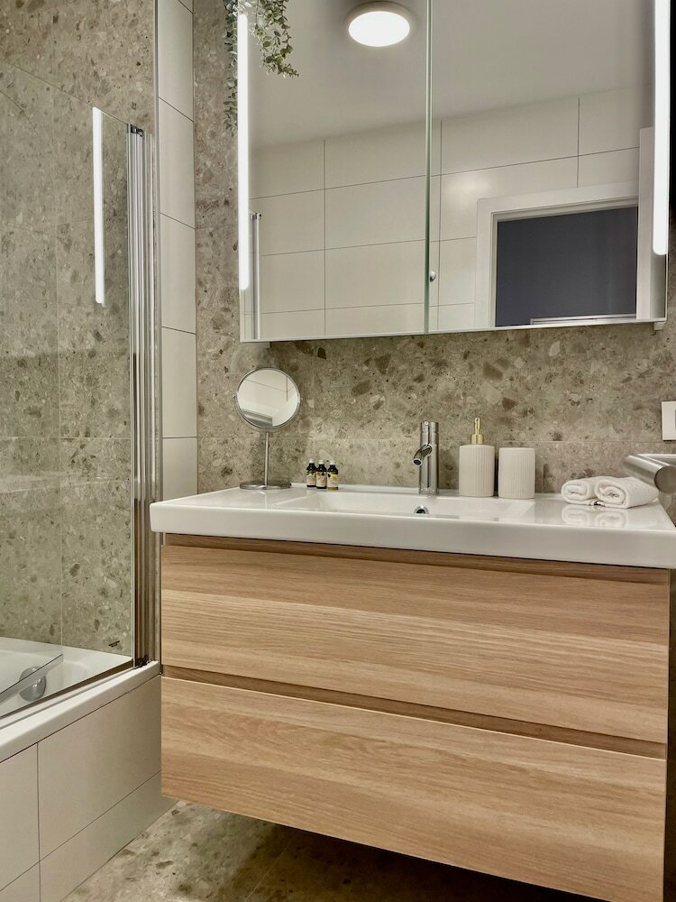 Фото One Lux Stay near Fashion District