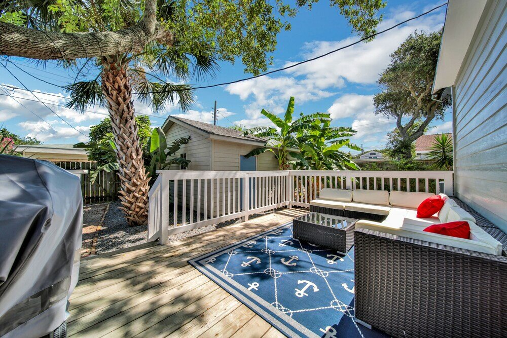 Фото The Bikini Bungalow