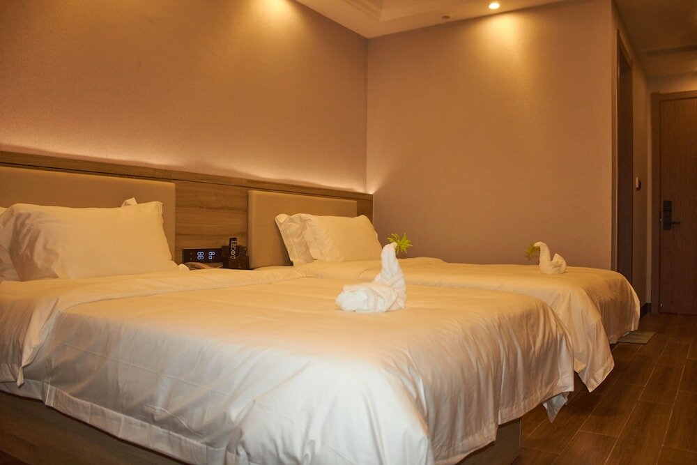 Фото G. C Royal Hotel