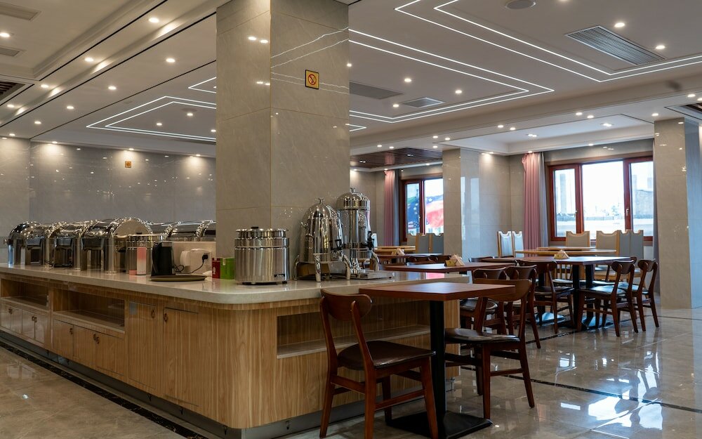 Фото G. C Royal Hotel