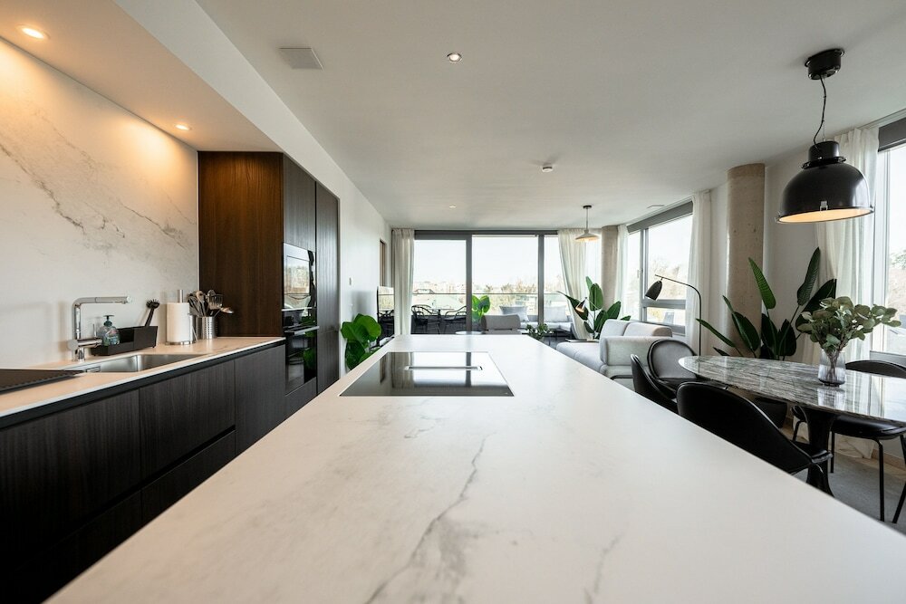 Фото Pristine 2br Apt in Ville Haute District