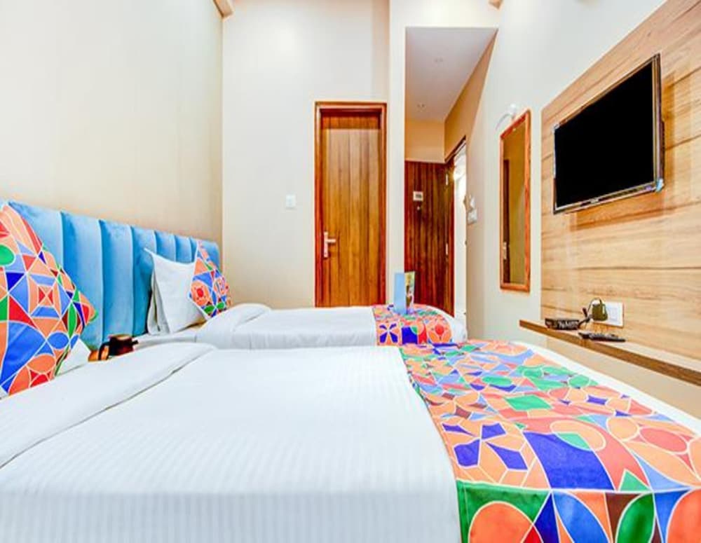 Фото FabHotel 7th Crossing