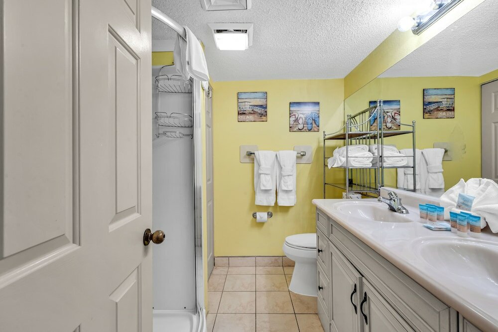 Фото 1br Oceanfront condo with Pool & Balcony