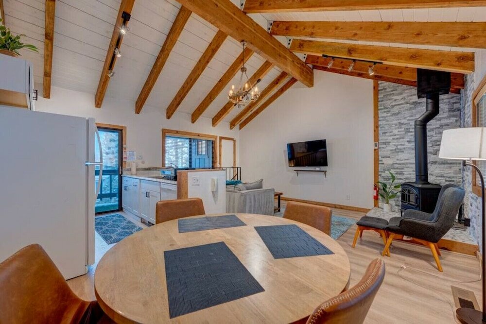 Фото 1br Cabin w Extra beds & Sofa Bed