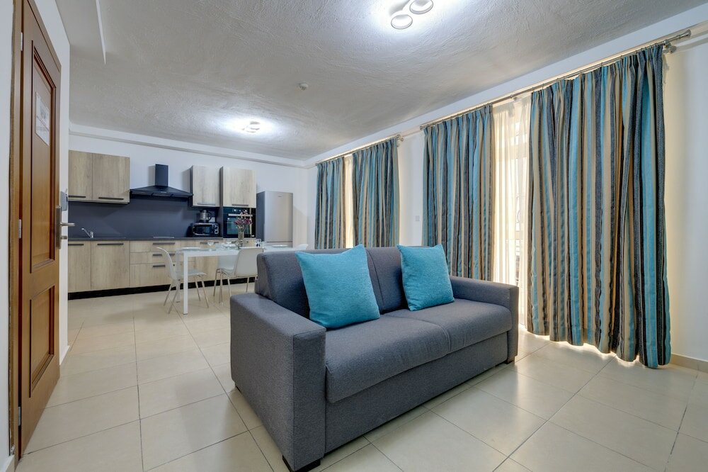 Фото Sliema Tigne Suites