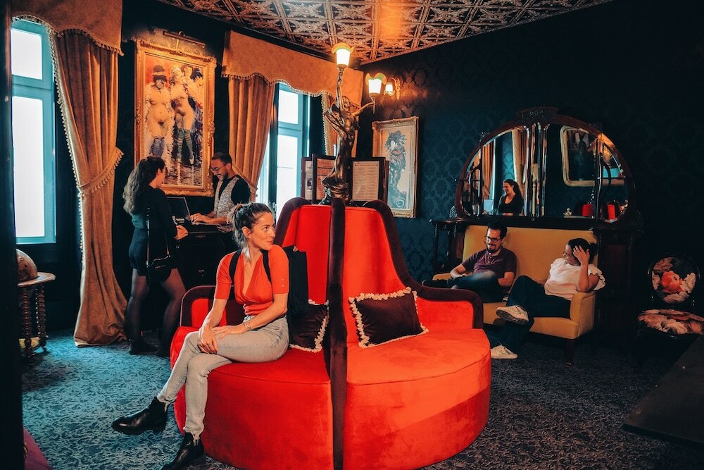 Фото Pensão Amor Madam’s Lodge