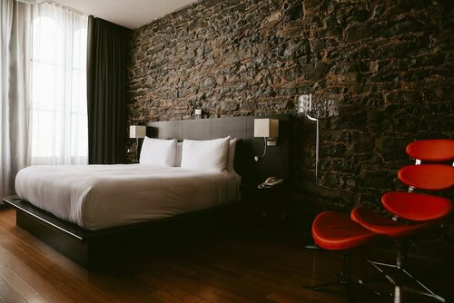 Внешний вид отеля Le Petit Hotel Notre Dame в Монреале, фото 2