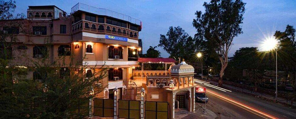 Фото отеля 1