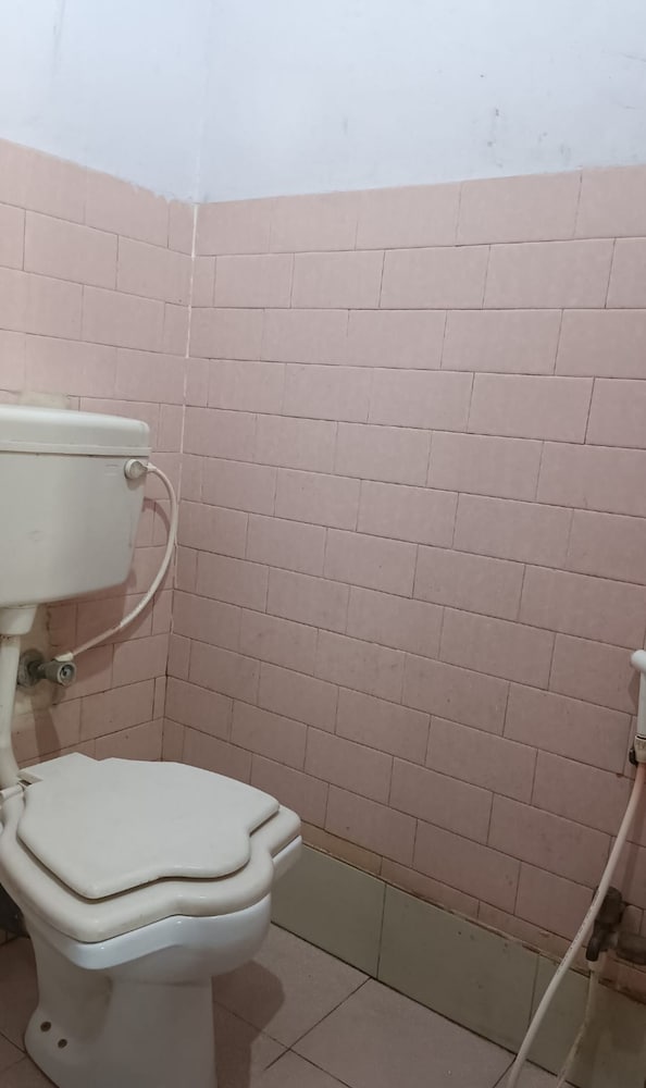 Фото Goroomgo Basera Inn Puri