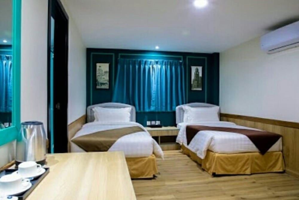 Фото Sanctuary Hotel Yangon