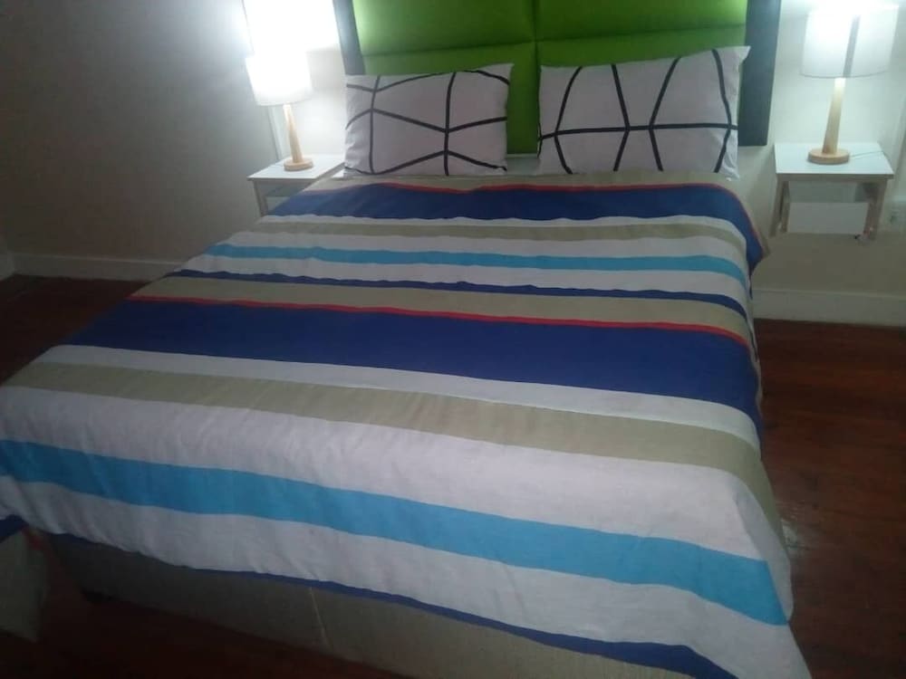 Фото The Monument Guesthouse