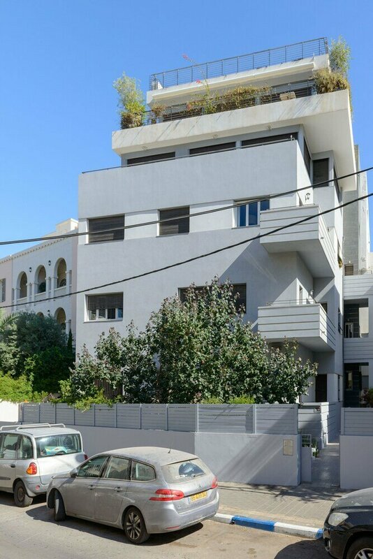 Гостиница Spacious Modern Apt 1 Step To Beach в Тель-Авиве
