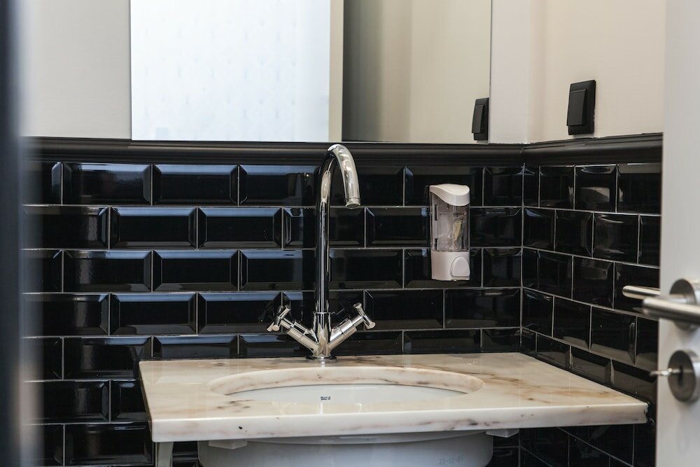 Фото The Twenties Rooms & Suites