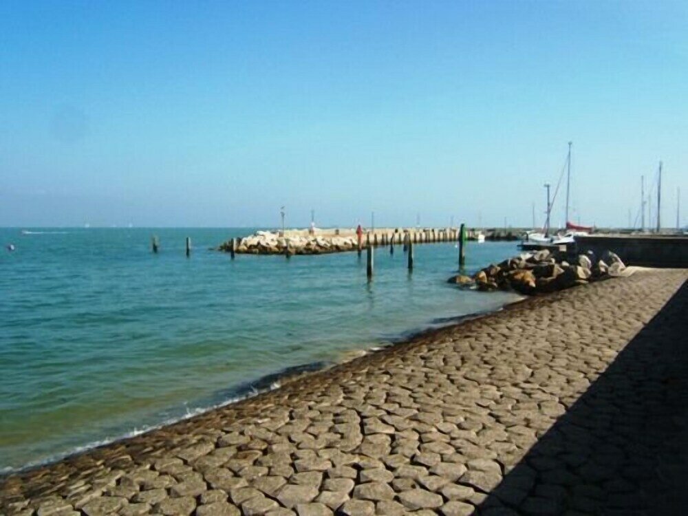 Фото 20 Bellevue Road