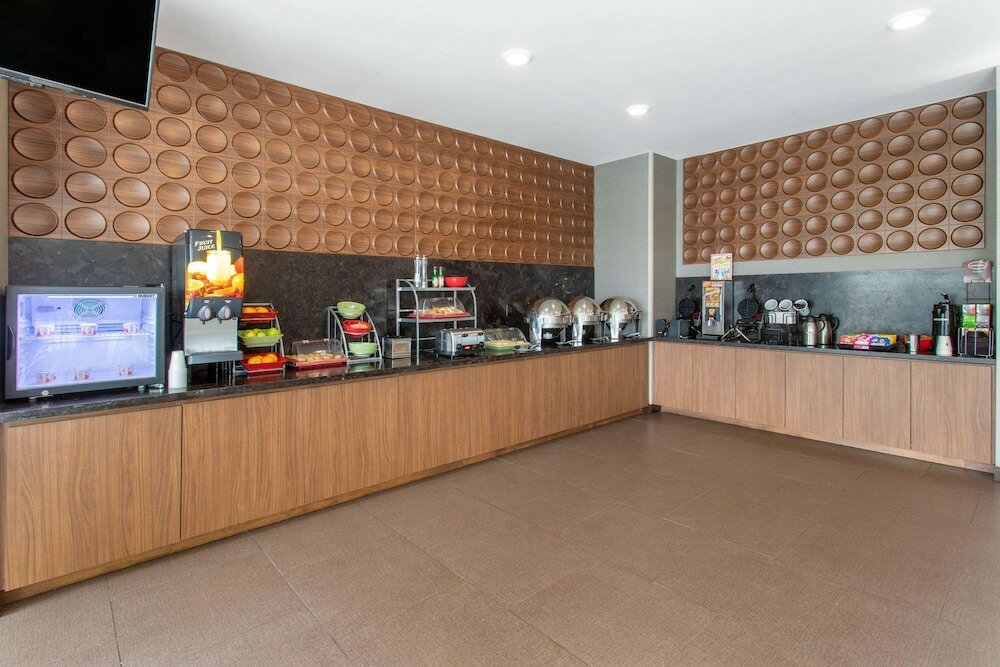 Фото Hawthorn Suites by Wyndham Loveland