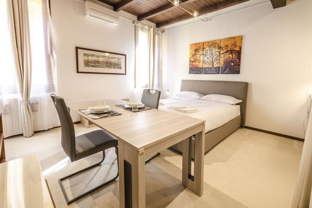 Фото Borgo San Pietro Studio