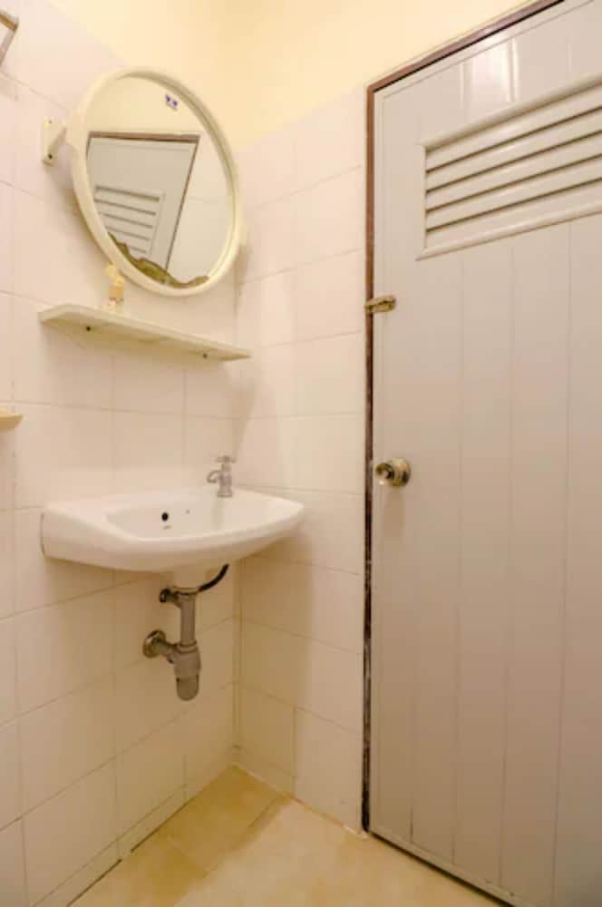 Фото Oyo 583 Sweethome Guest House