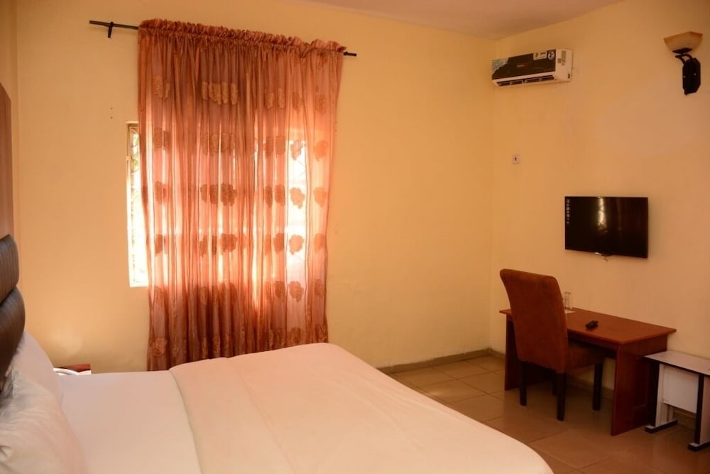 Фото Ilon Crystalz Concept Hotel