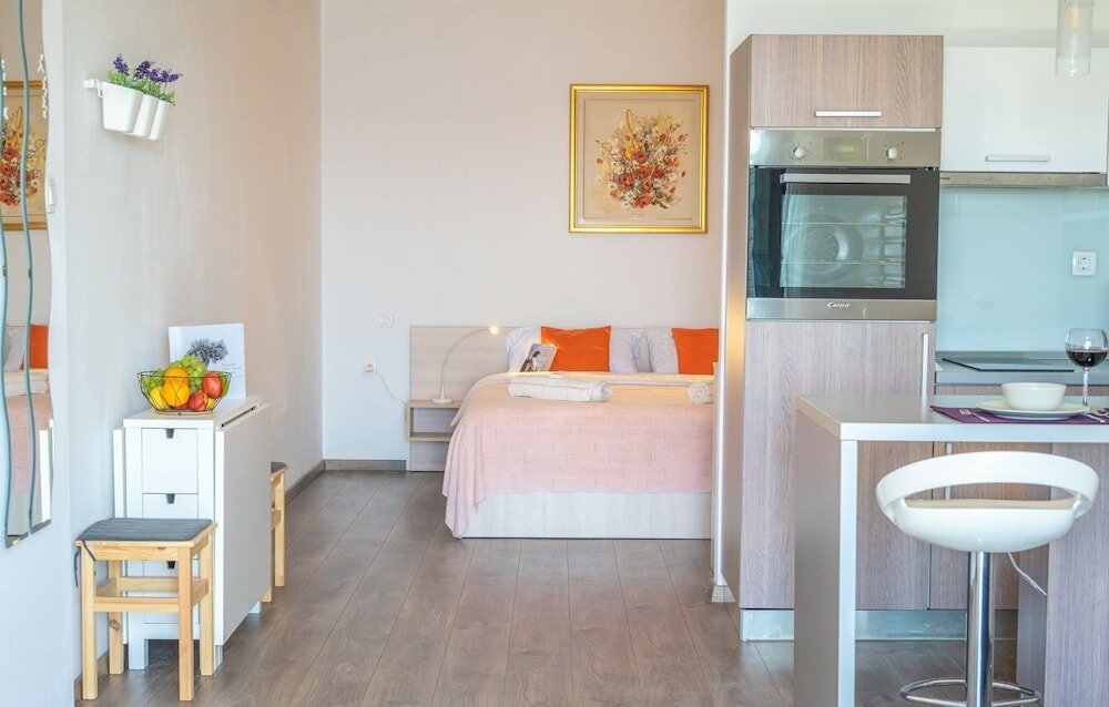 Фото Apartmani D & J