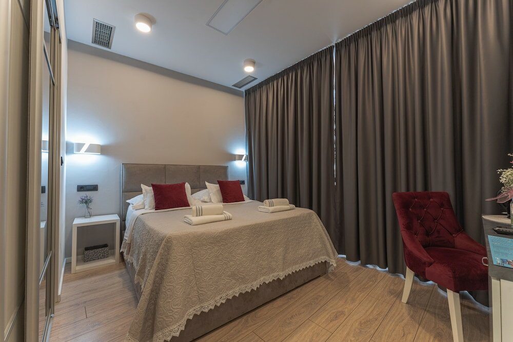Фото Sky & Sun Luxury Rooms