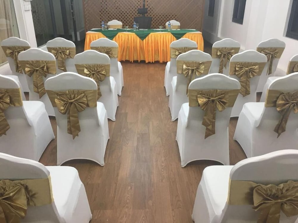 Фото Lin Unity Win Hotel