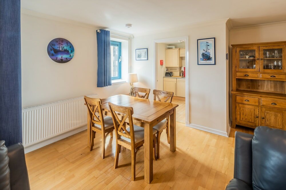 Фото Stunning Shore Apartment with Balcony