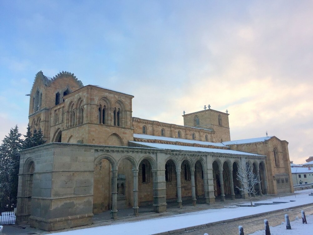 Фото Hotel Arco San Vicente