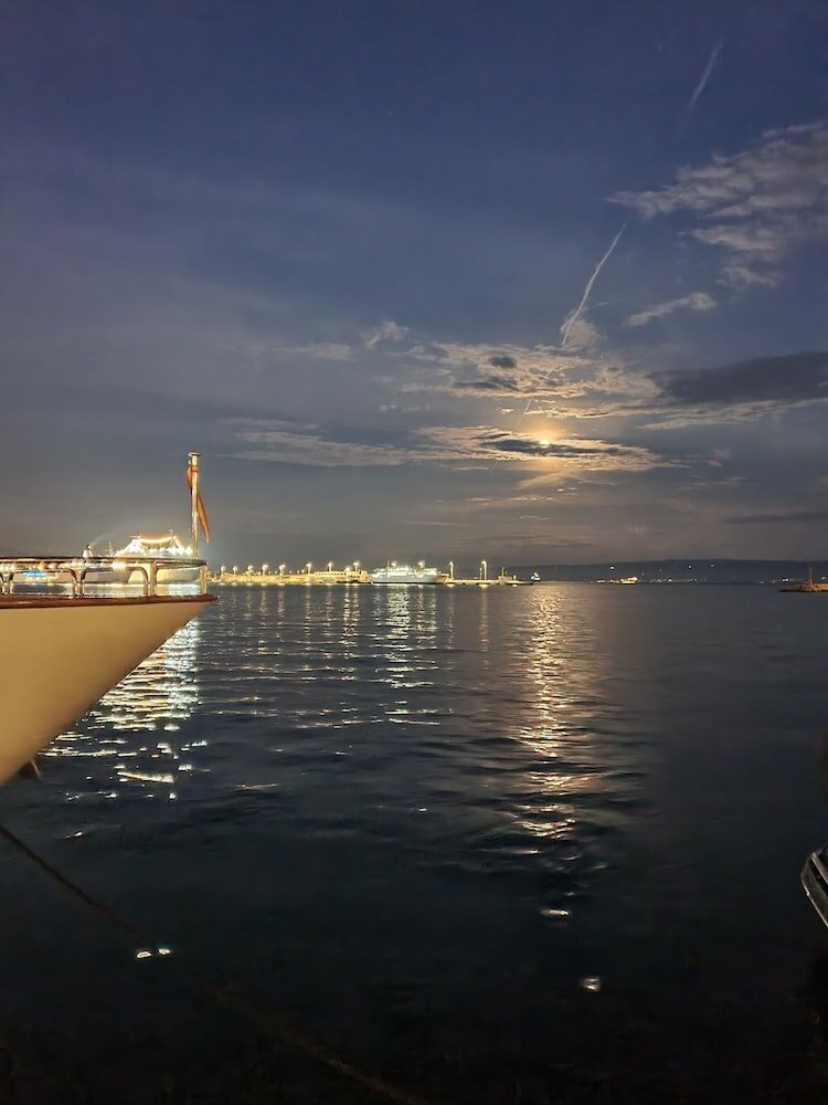 Фото Violeta Hvar