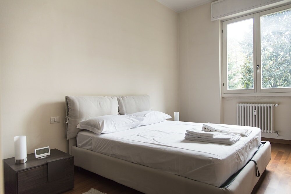 Фото 2 Bedrooms Flat with Parking near Metro Stop