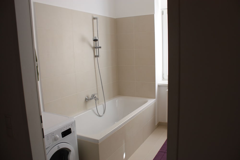 Фото GoVienna Modern Apartment