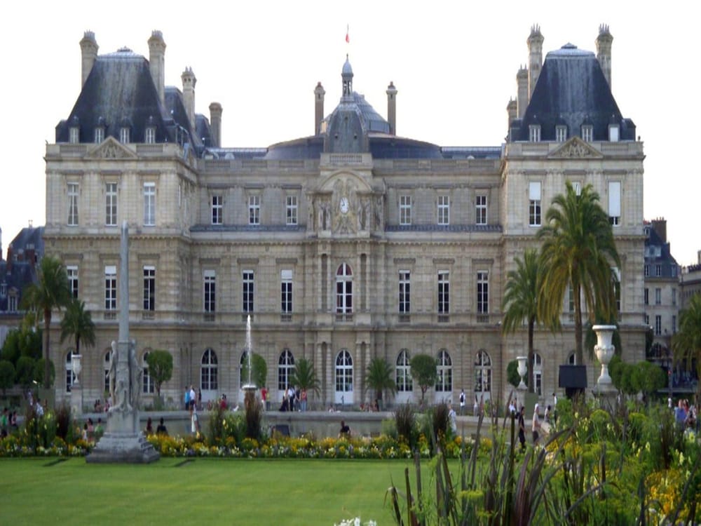 Фото отеля 2