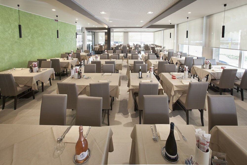 Фото Hotel Derby