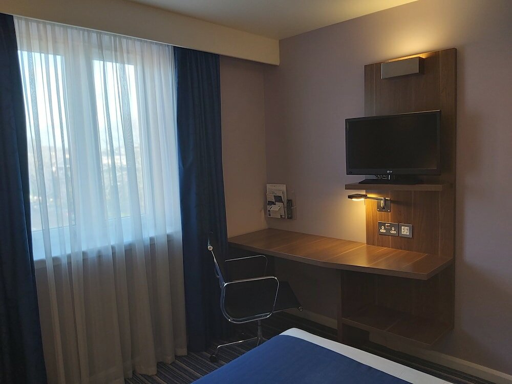 Фото Holiday Inn Express Windsor, an Ihg Hotel