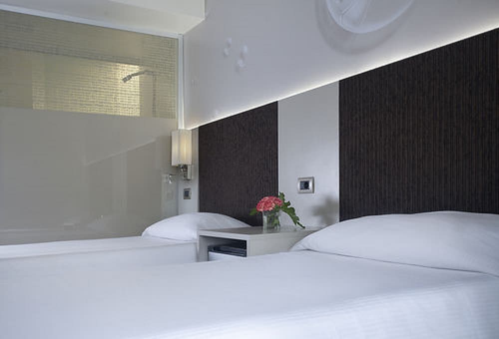 Фото Two Hotel Buenos Aires