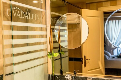 Guadalpin Suites